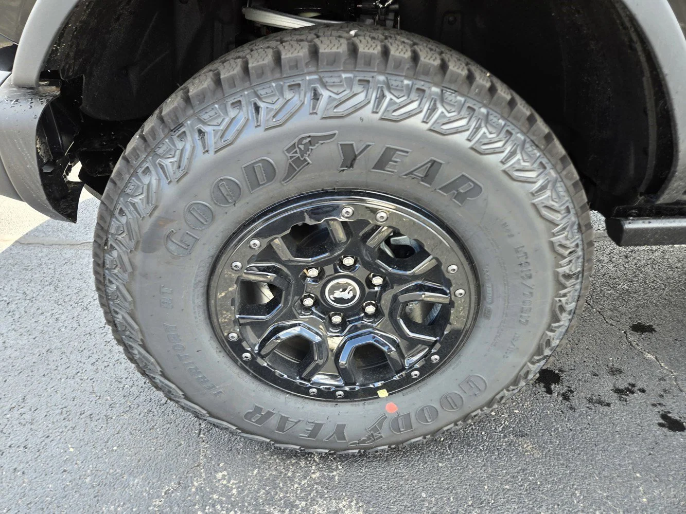 New 2026 Shadow Black Ford Badlands image 33