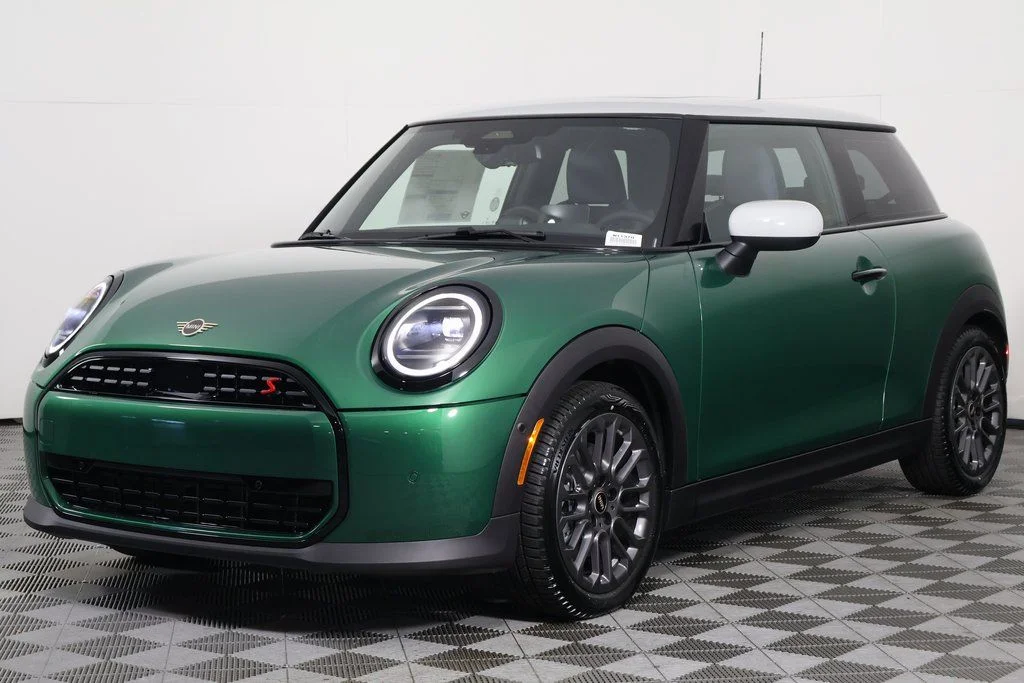 2026 MINI Hardtop Cooper S Signature's photo