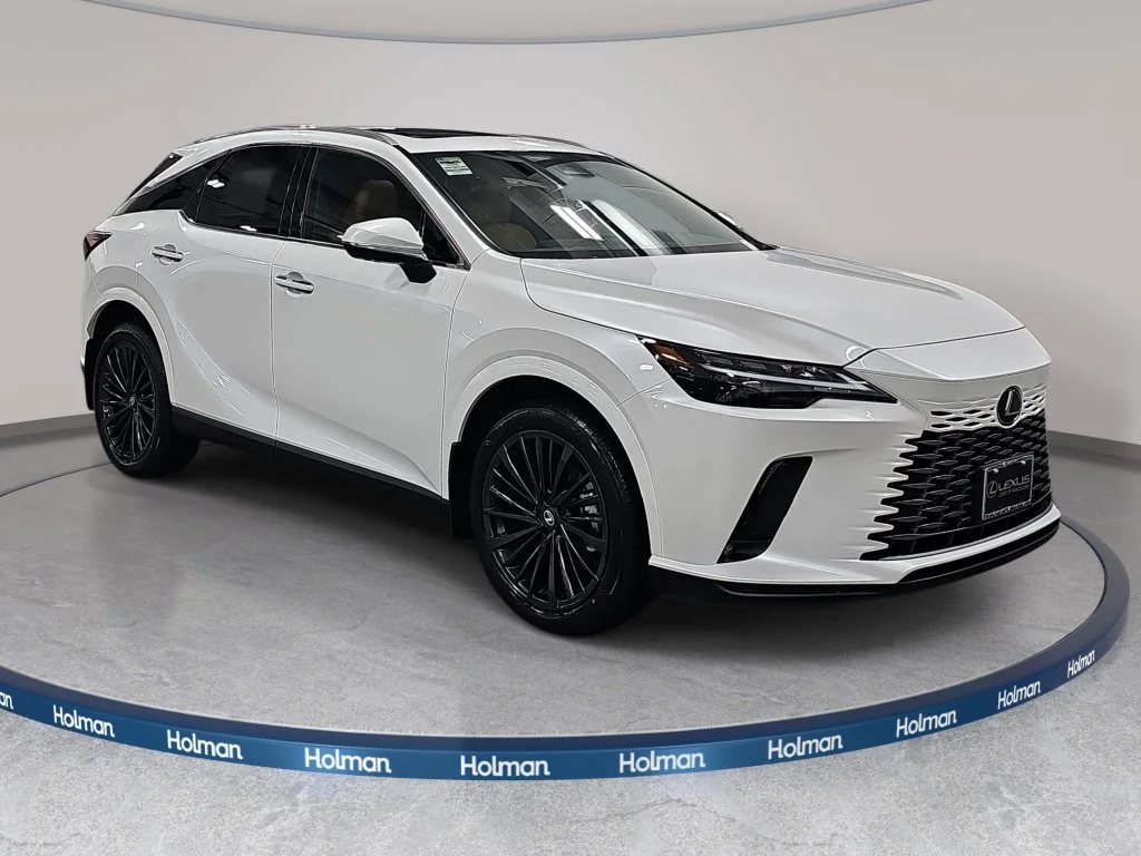 New 2026 Eminent White Pearl Lexus PREMIUM image 3
