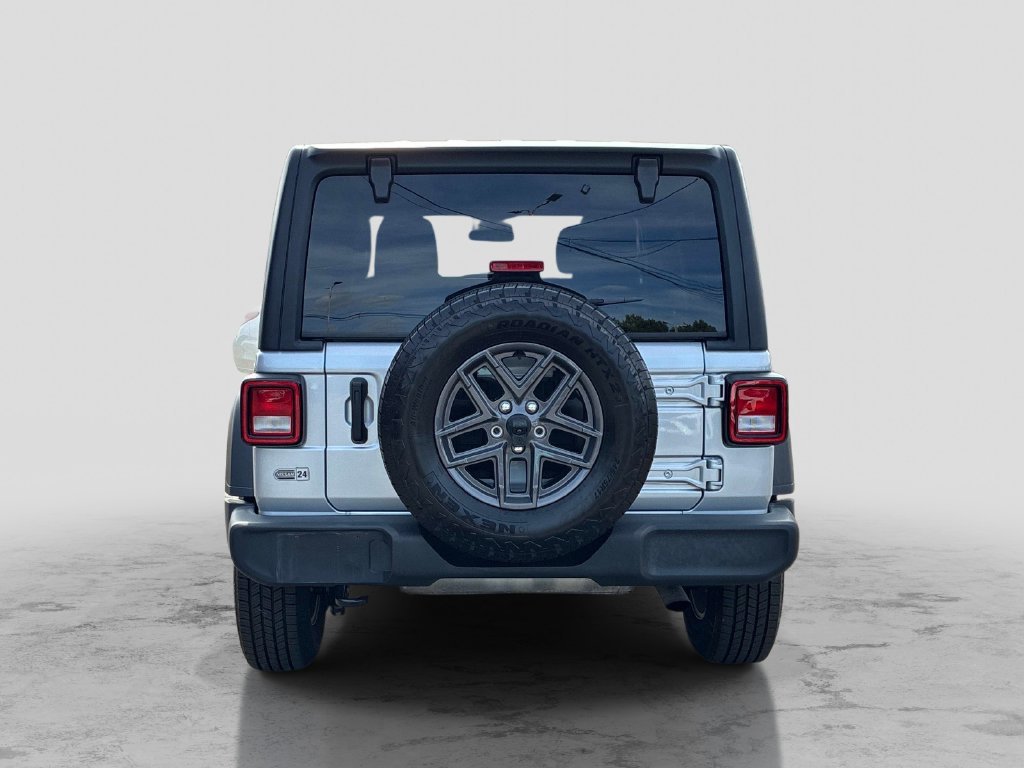 Used 2024 Silver Jeep Sport S image 6