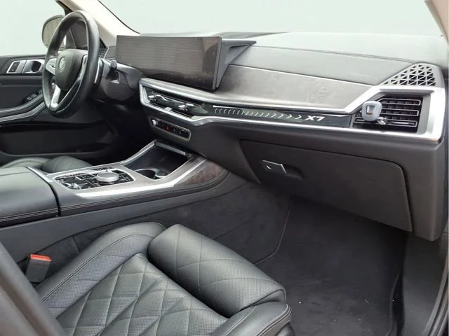 Used 2023  BMW xDrive40i image 26