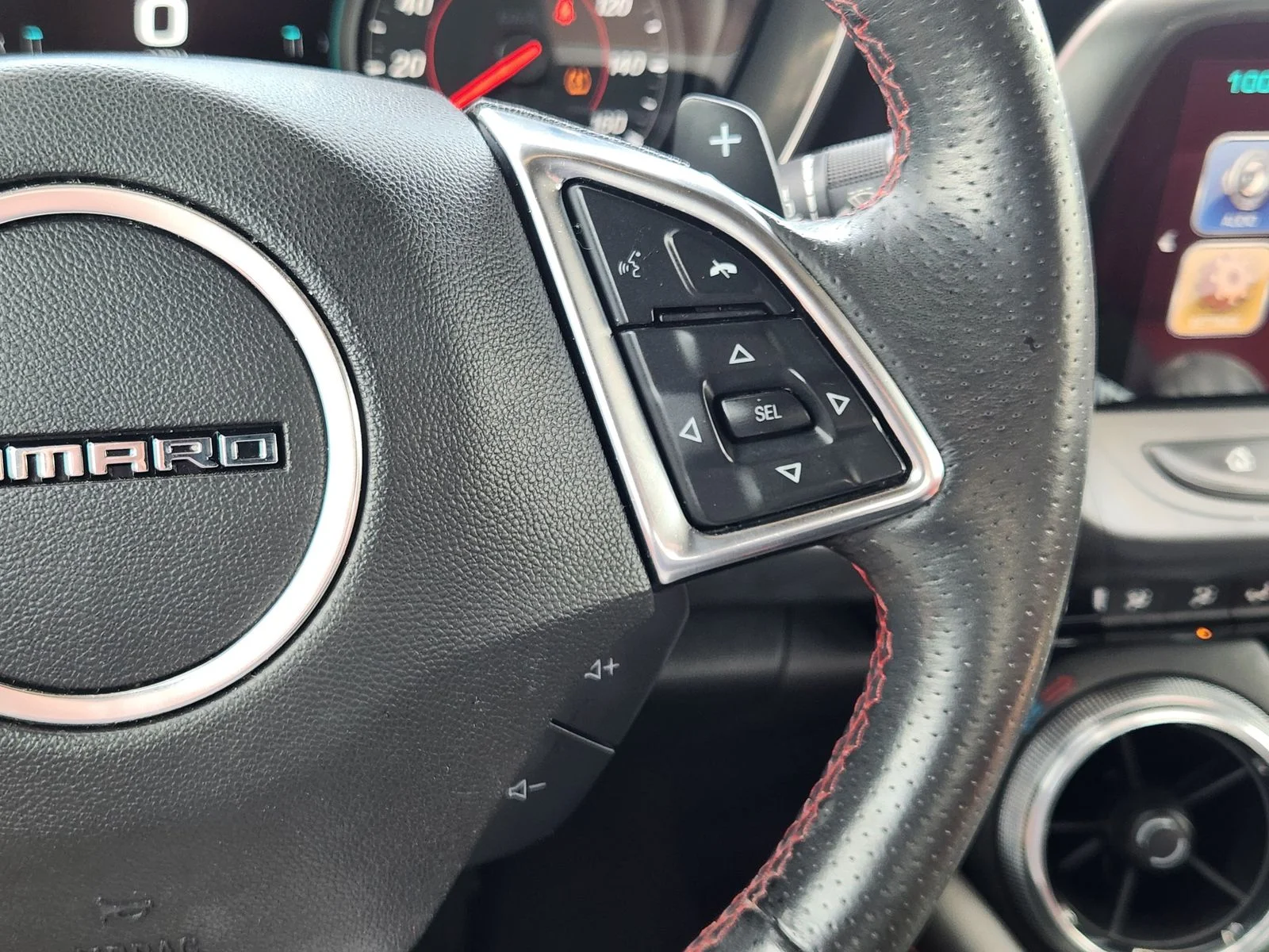 Used 2017 White Chevrolet 2LT image 27