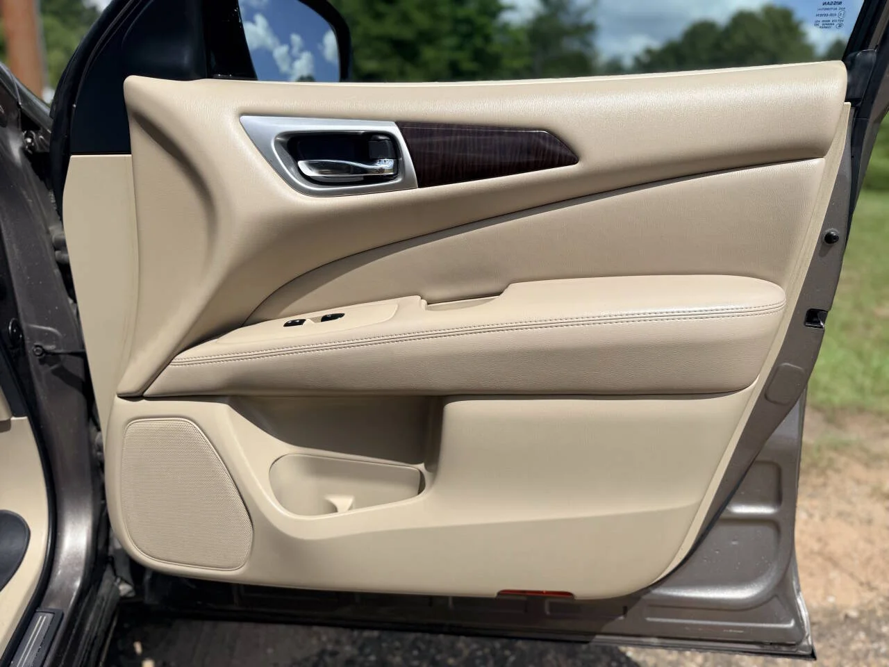 Used 2014 Tan Nissan SL 4dr SUV image 32