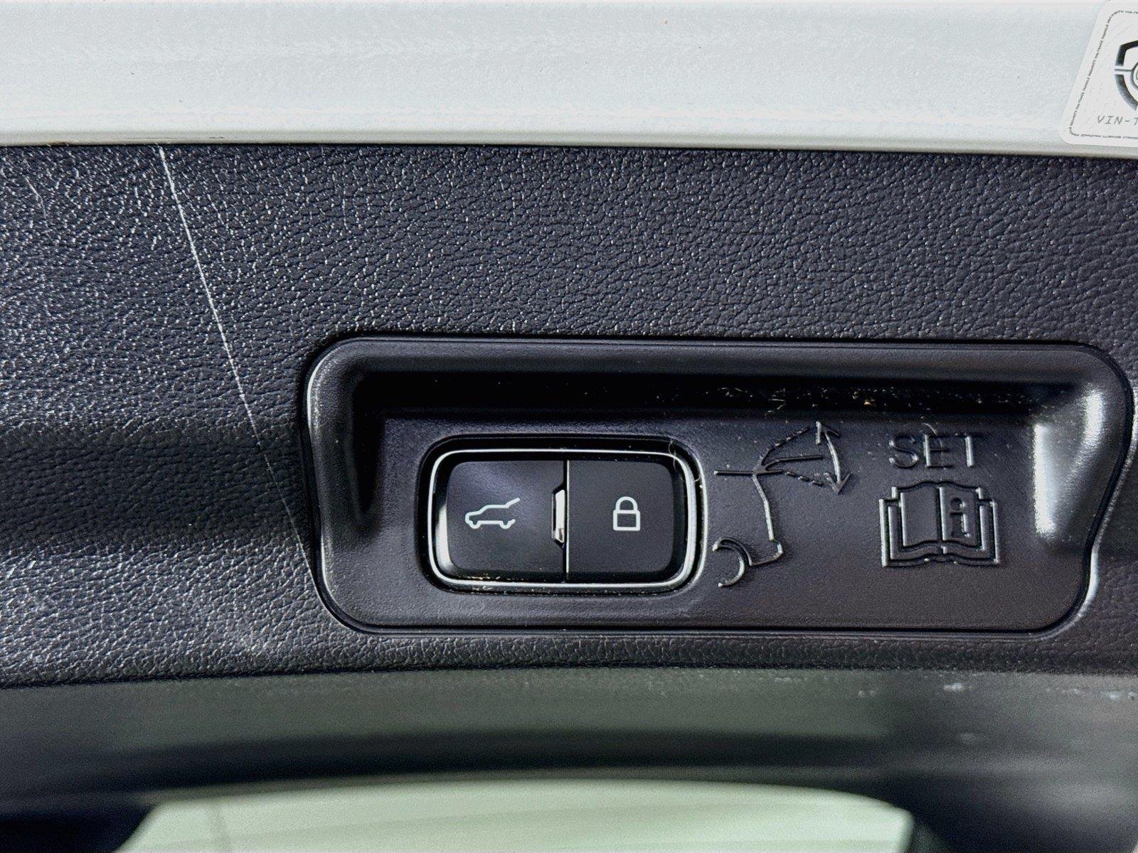 Used 2021 Oxford White Ford XLT image 39