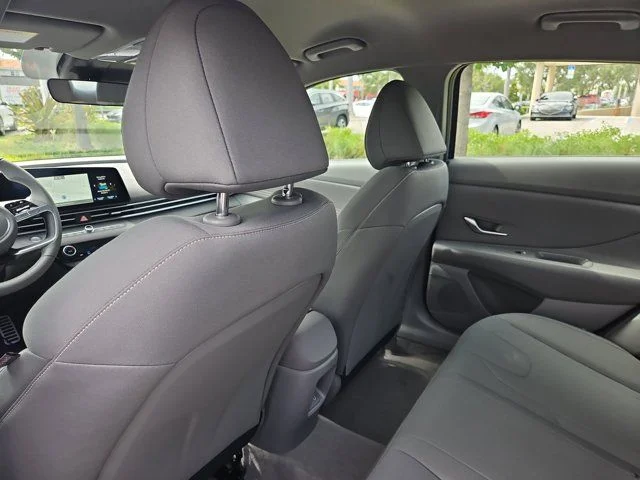 2025 Hyundai Elantra Blue - Photo 10