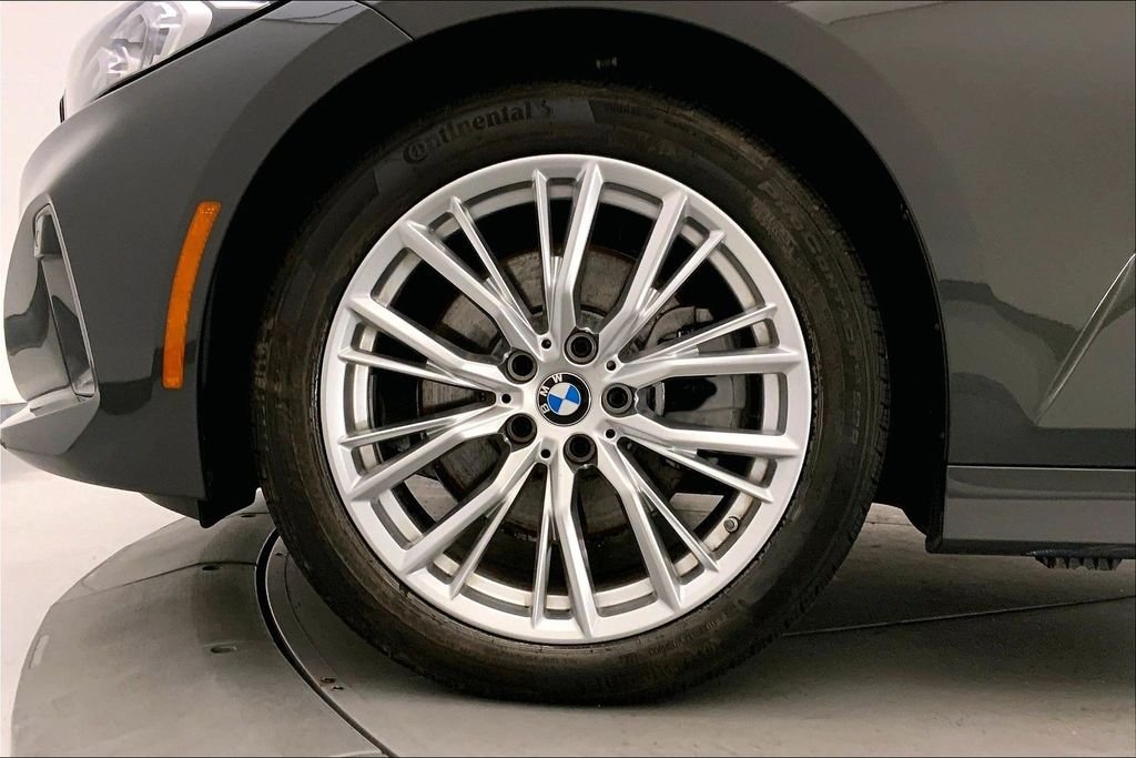 Certified Used 2023 Dravit Grey Metallic BMW  image 8