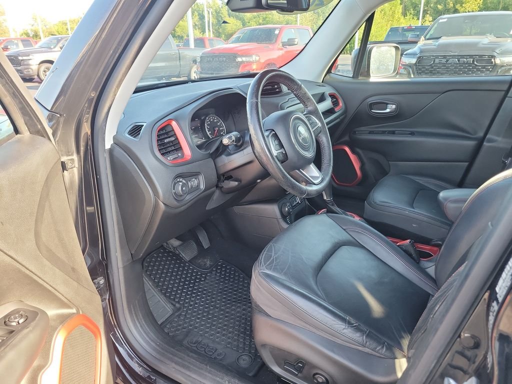 Used 2016 Black Jeep Trailhawk image 19