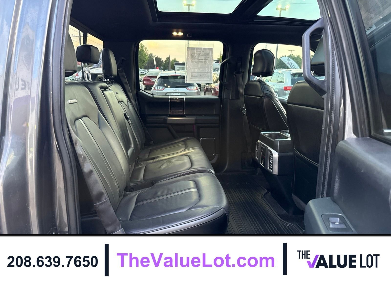 Used 2015  Ford Platinum image 20