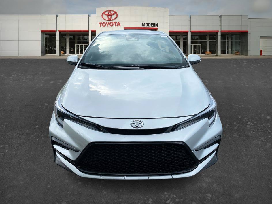 Used 2025 Classic Silver Metallic Toyota SE image 2