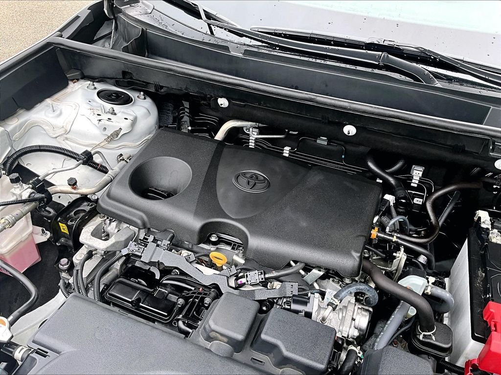 Used 2024 White Toyota XLE image 33