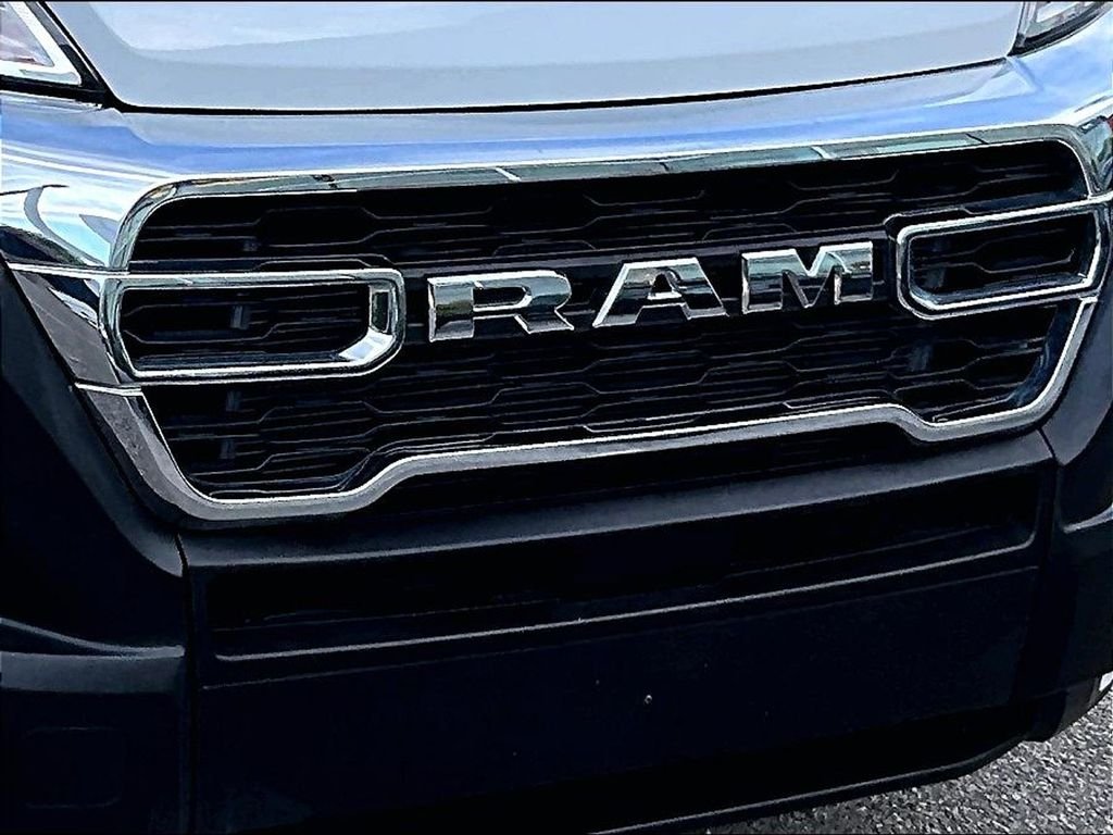 Used 2025 White Ram Base image 29