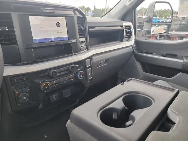 New 2026 Oxford White Ford XLT image 18