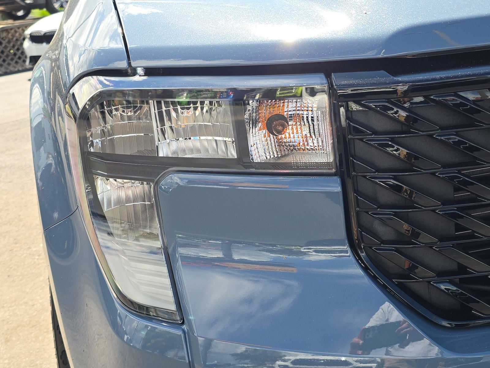 New 2025 Azure Gray Metallic Tri-Coat Ford XLT image 7