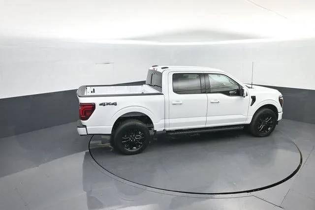 New 2026 Oxford White Ford Lariat® image 30
