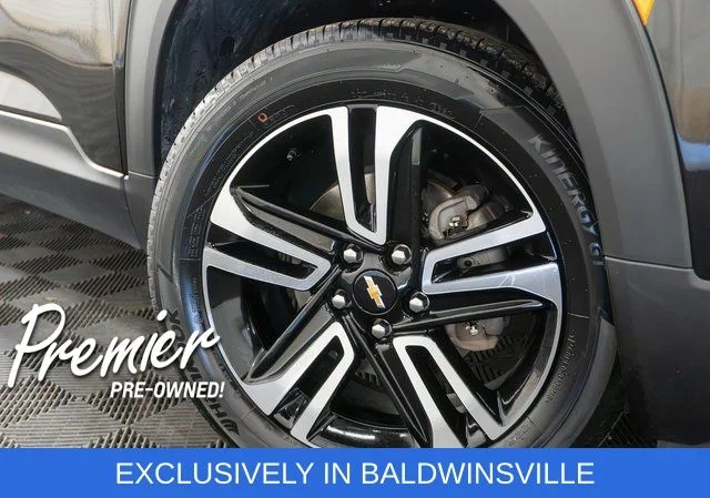 Used 2023 Black Chevrolet LT image 8