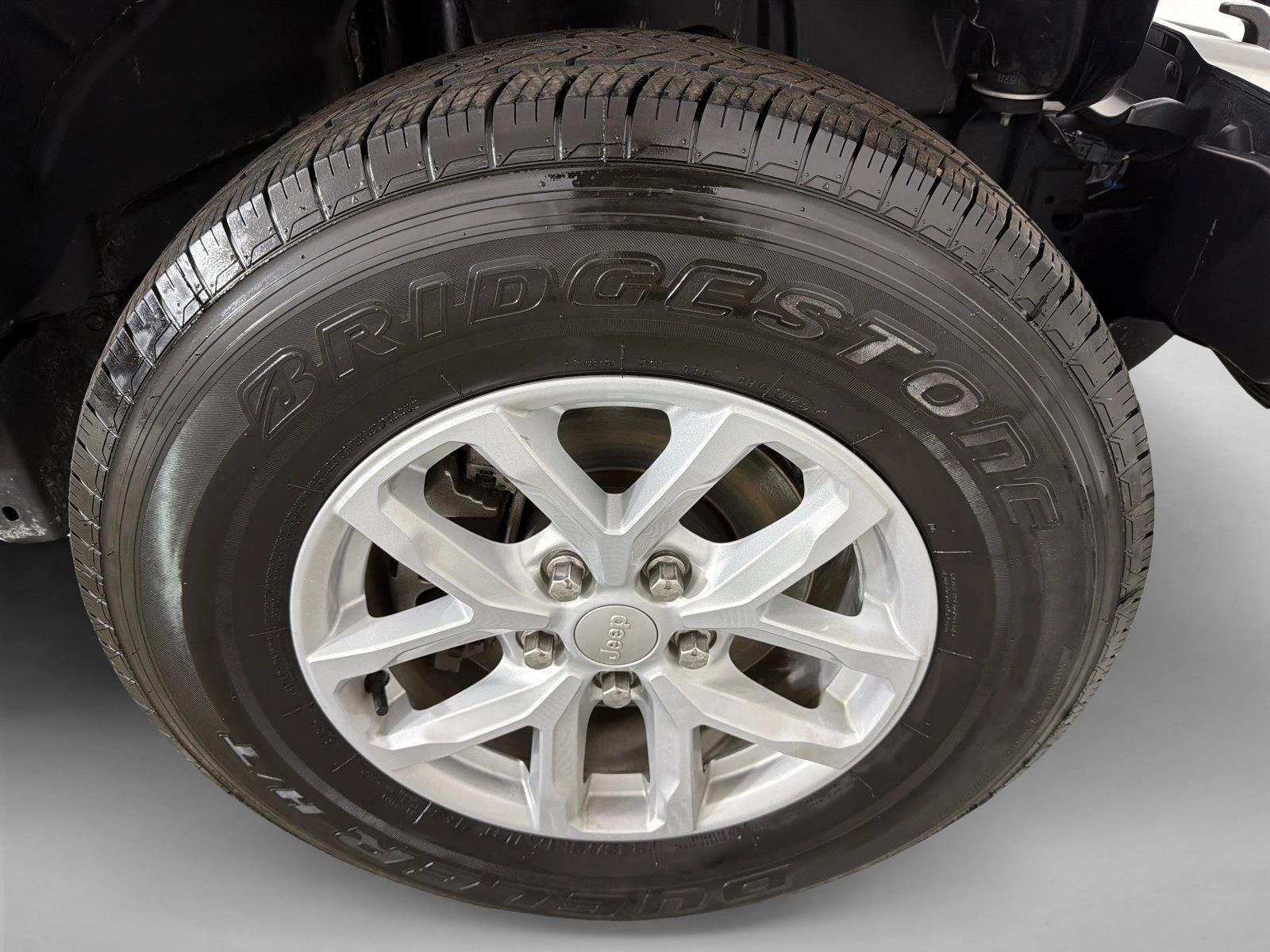 Used 2023 Black Clearcoat Jeep Sport S image 12