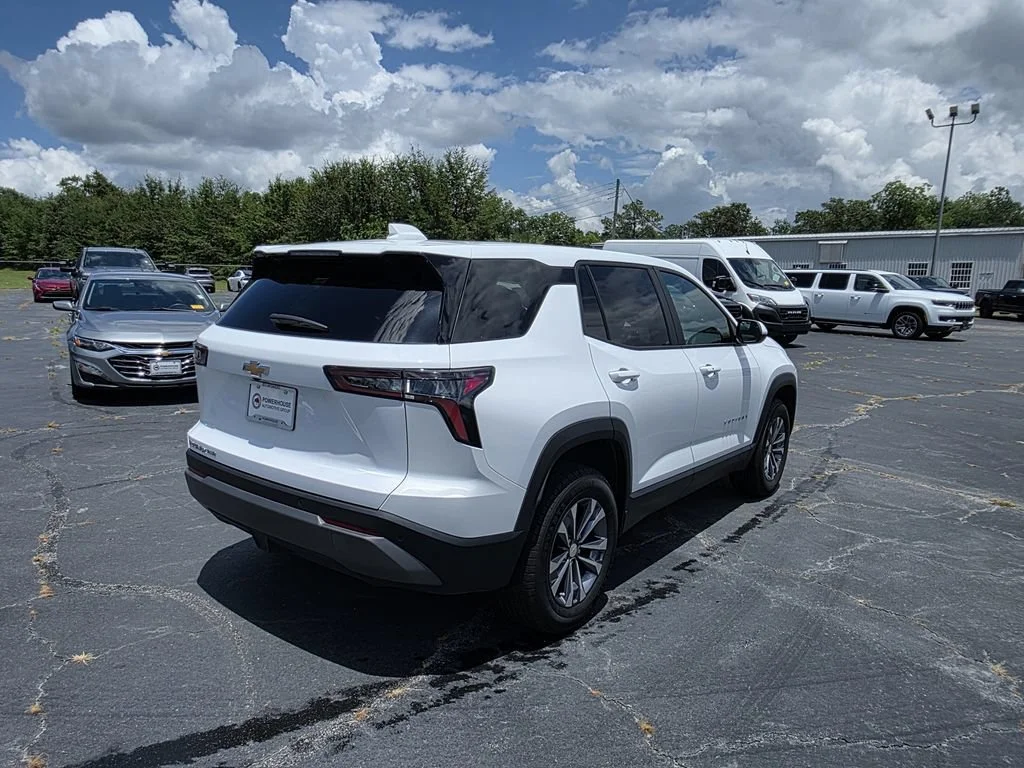 Used 2026 Summit White Chevrolet LT image 5