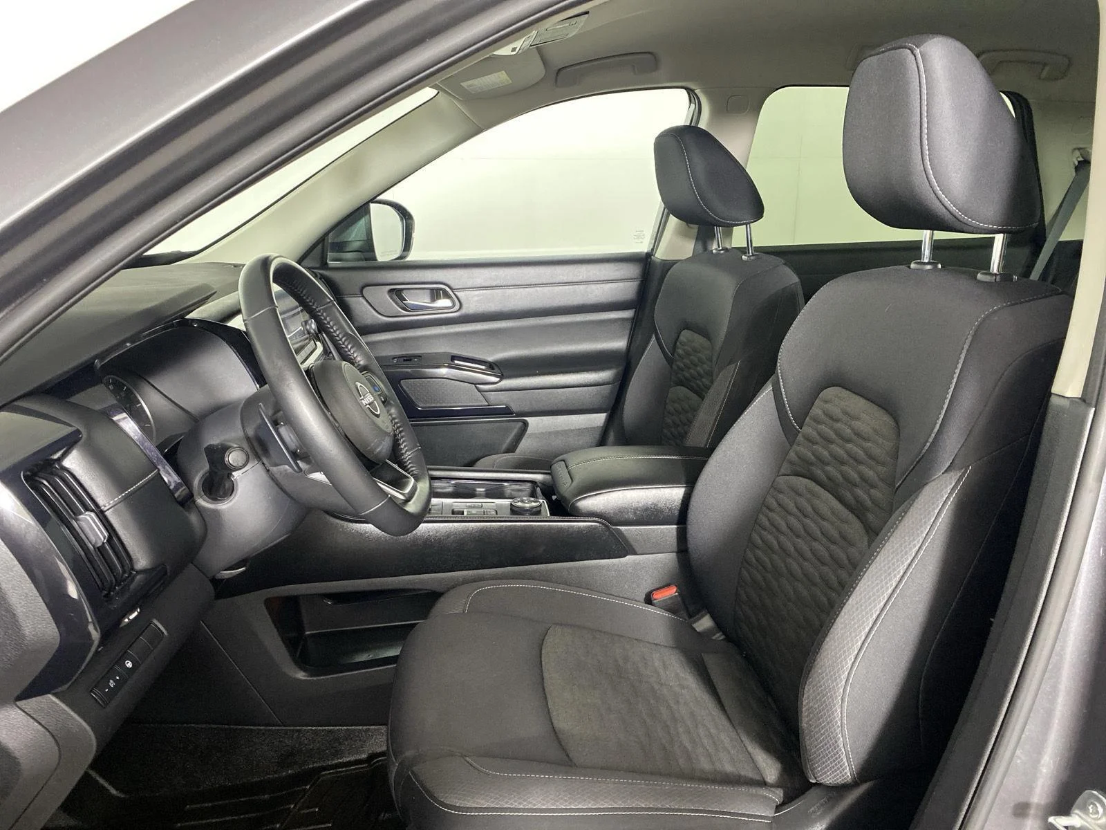 Used 2022 Gun Metallic Nissan SV image 11