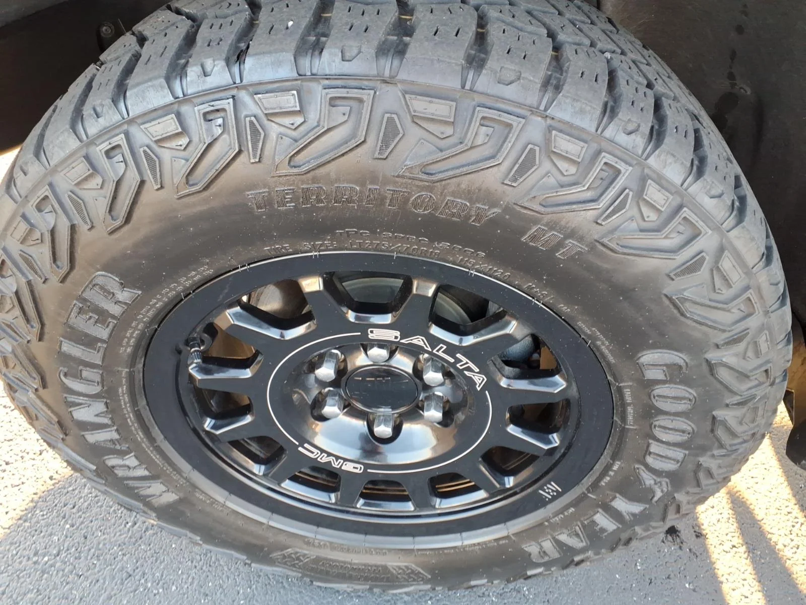 Used 2024 Thunderstorm Gray GMC AT4X image 22