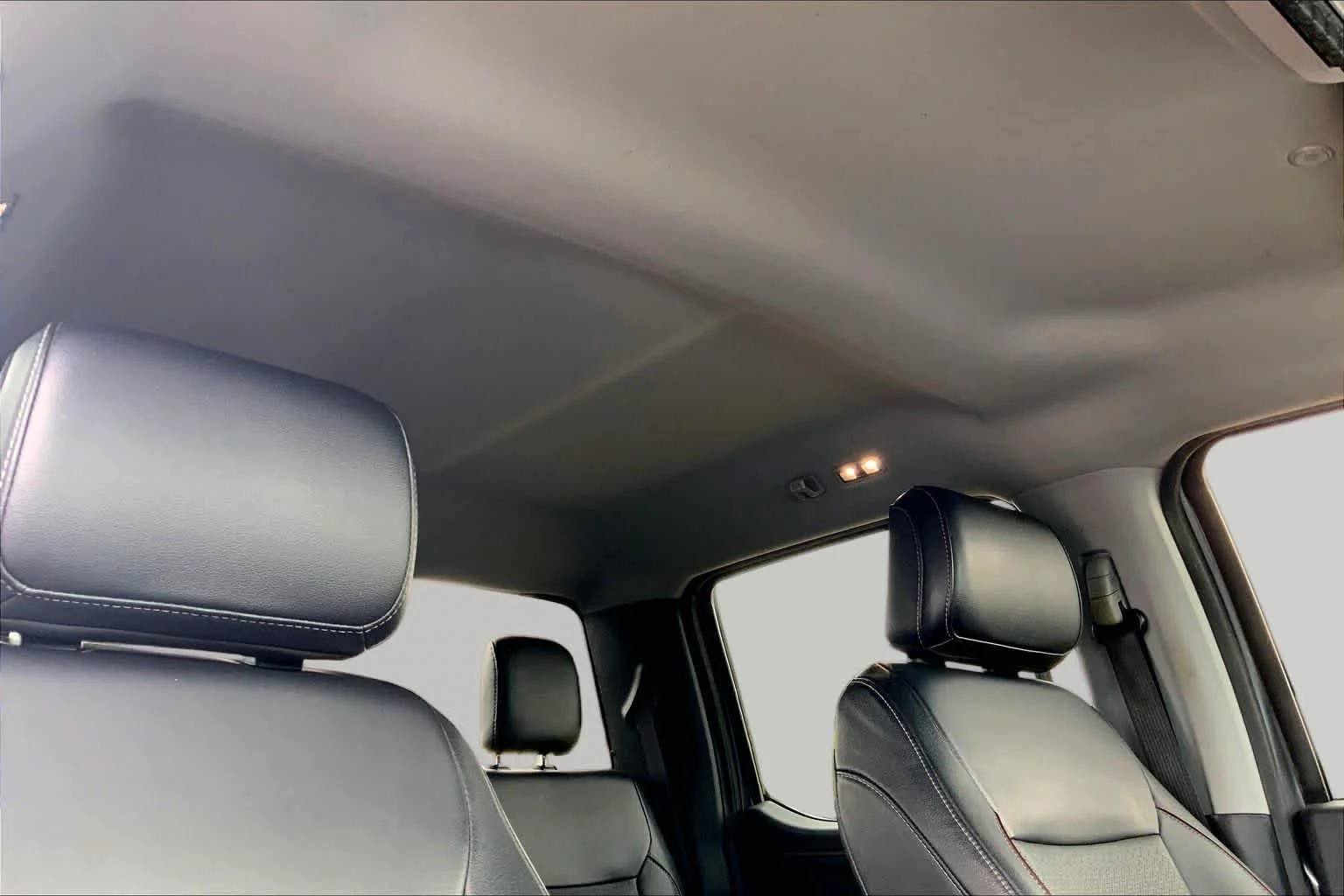 Used 2024 Carbonized Gray Metallic Ford LARIAT image 13