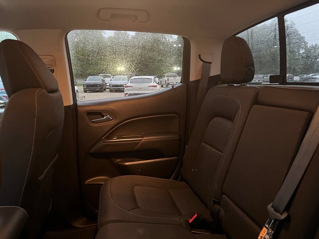 Used 2016 CARDINAL RED GMC 4WD SLE image 13