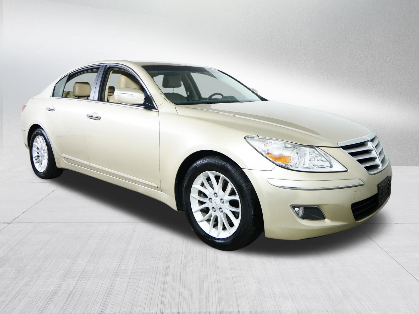 2010 Hyundai Genesis 3.8's photo
