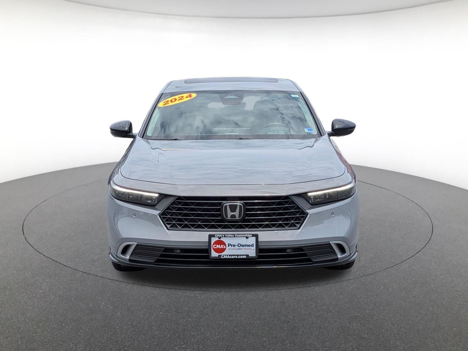 Used 2024 Urban Gray Pearl Honda Touring image 2