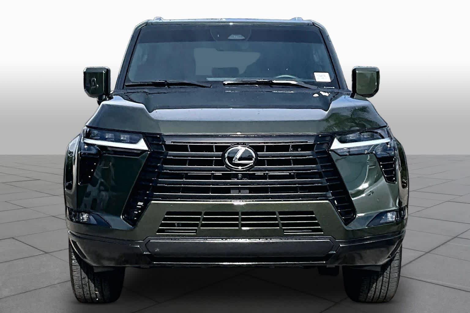 Used 2026 Nori Green Pearl Lexus Luxury image 4