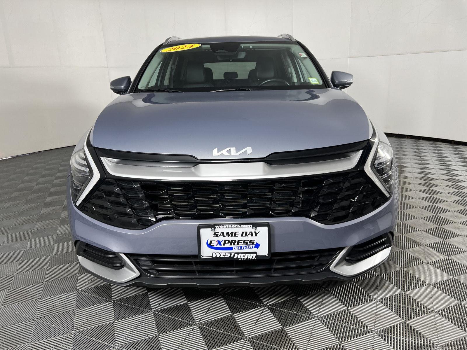 Used 2024 Everlasting Silver Kia EX image 2