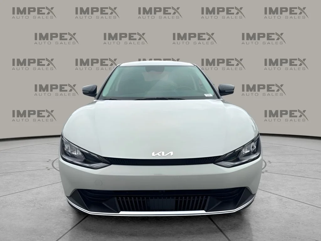 Used 2024 White Kia Light image 5
