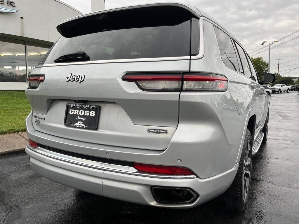 Used 2021 Silver Jeep Overland image 39