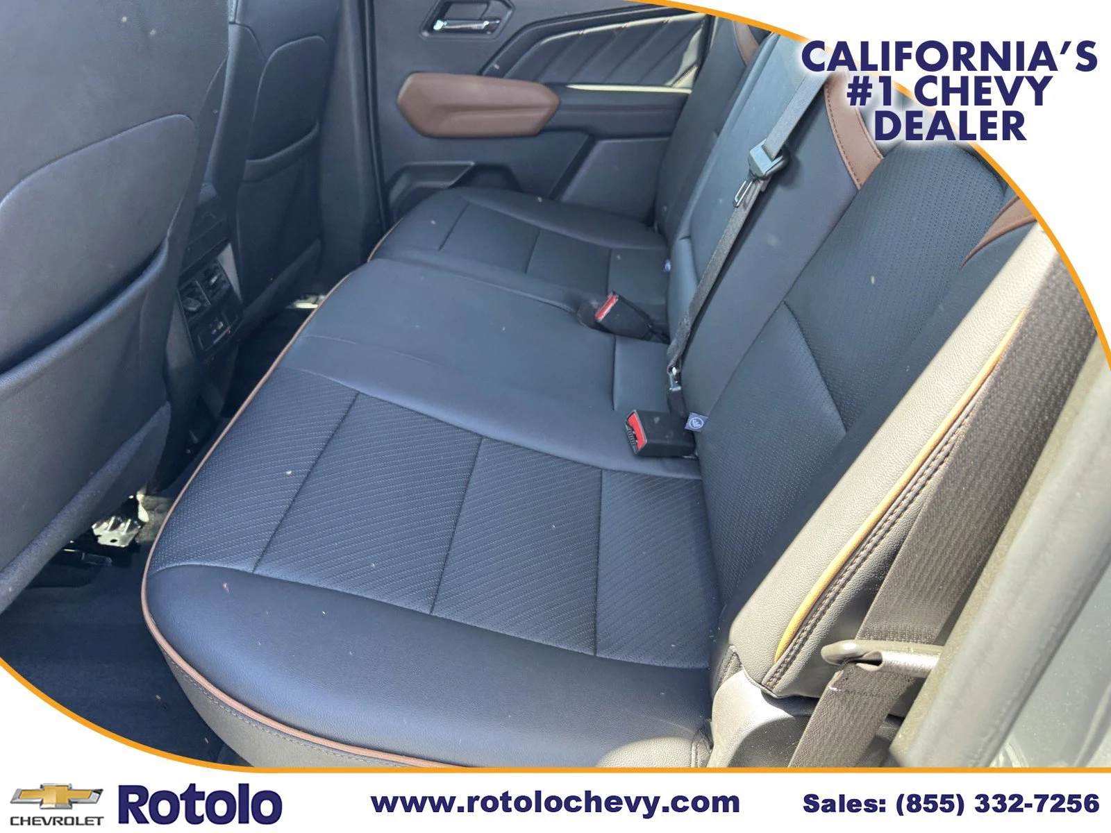 Used 2024 Sterling Metallic GMC 4WD AT4 image 13
