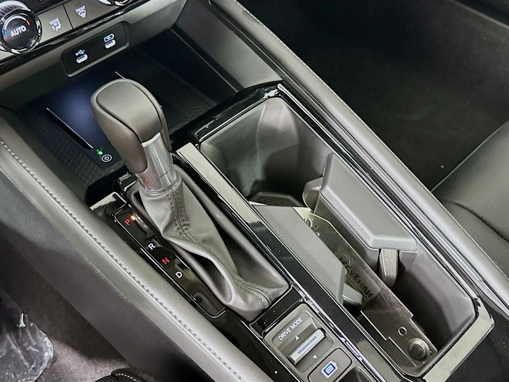 New 2026 Platinum White Pearl Honda Touring image 16