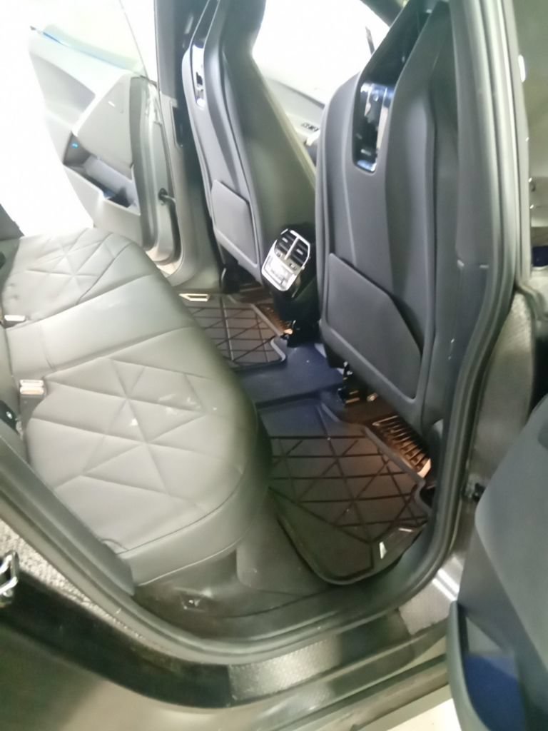 Certified Used 2024 Gray BMW xDrive50 image 12