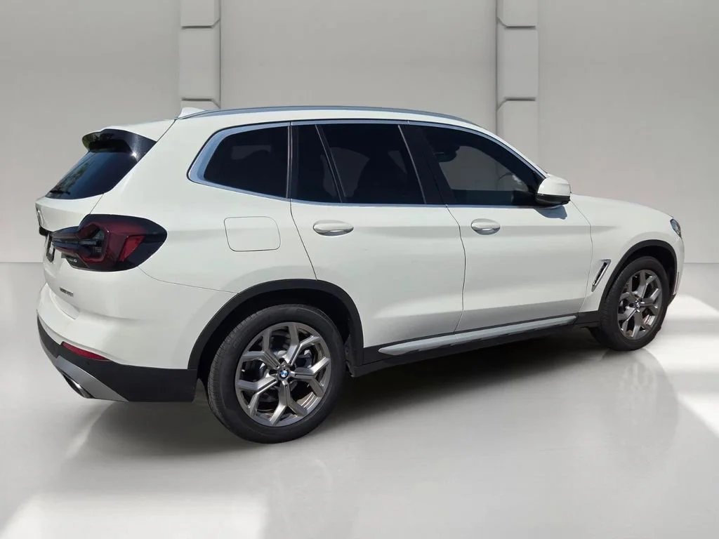 Used 2023 Alpine White BMW xDrive30i image 5