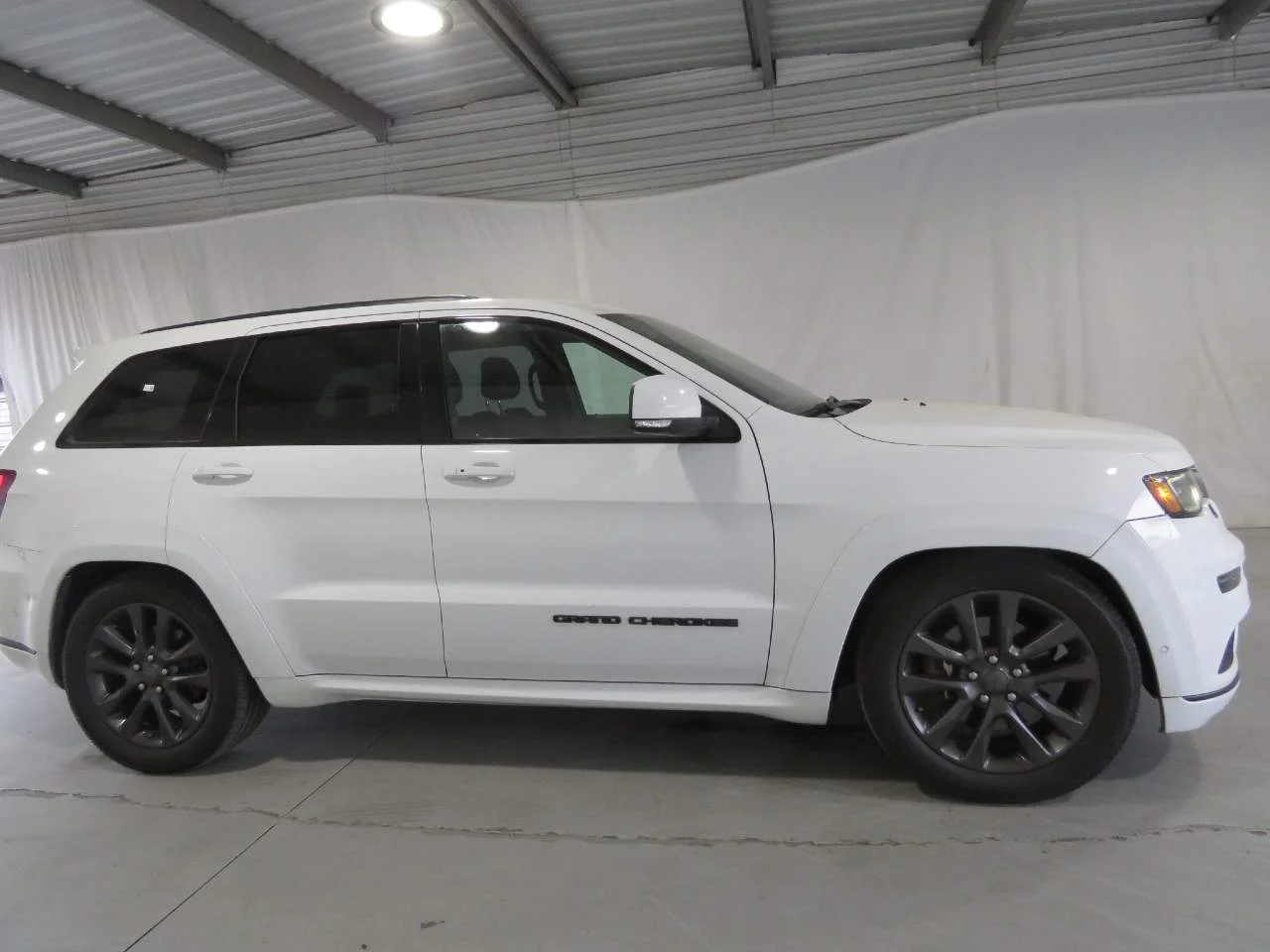 Used 2018 Bright White Clear Coat Jeep High Altitude image 7