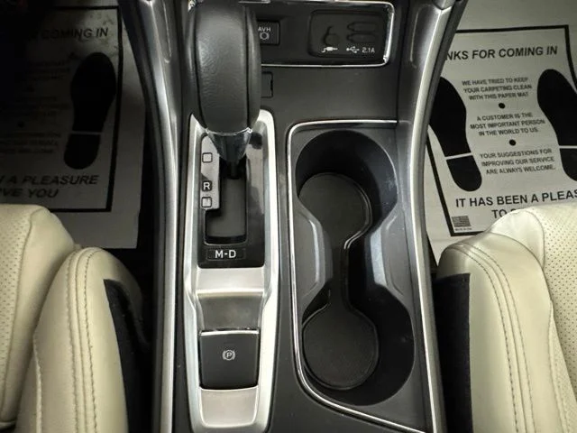 Used 2019 Crystal White Pearl Subaru Limited image 15