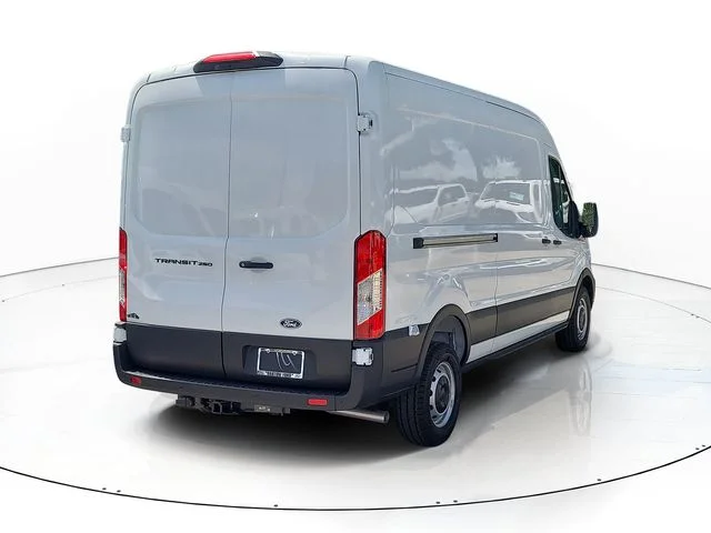New 2026 Oxford White Ford Base image 5