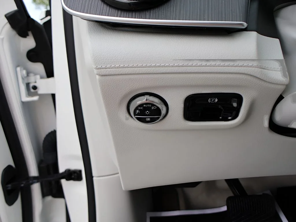 Certified Used 2023 Polar White Mercedes-Benz 350 SUV image 36