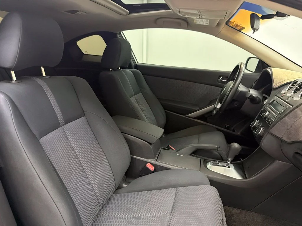 Used 2009 Silver Nissan 3.5 SE image 28