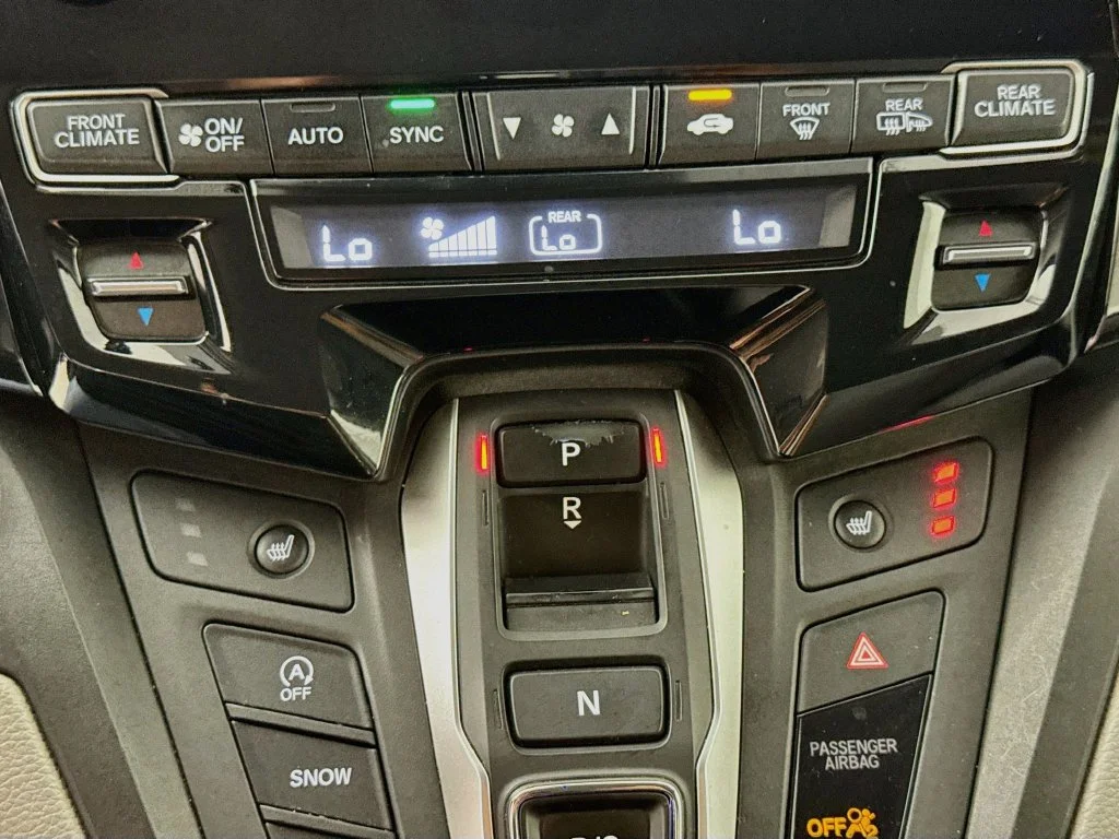 Used 2022 Obsidian Blue Pearl Honda EX image 18