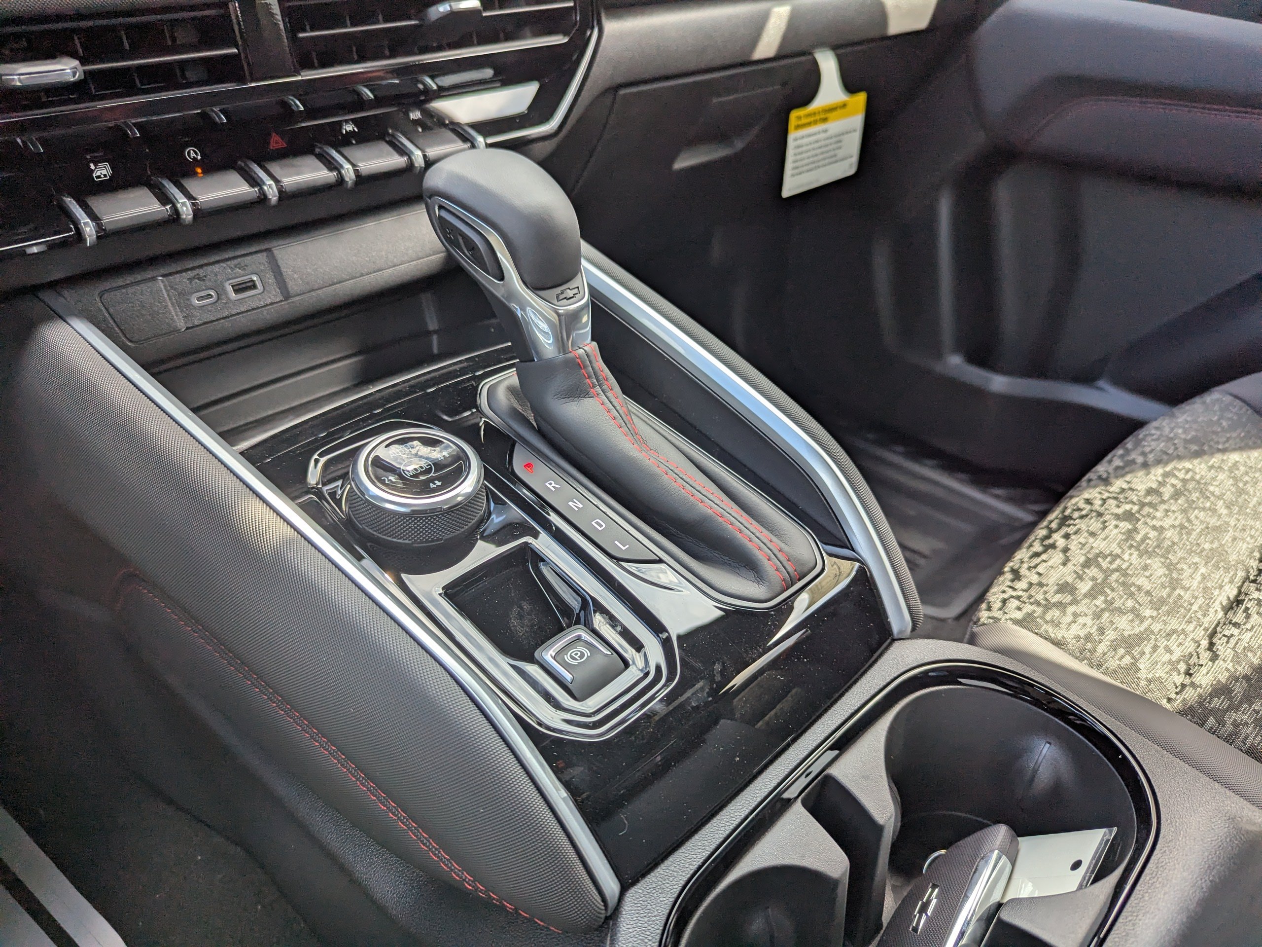 2026 Chevrolet Colorado Z71 - Photo 27