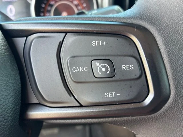 Used 2023 Red Jeep Sport S image 24