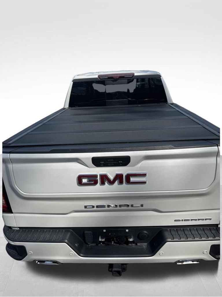 Used 2021 White GMC Denali image 13