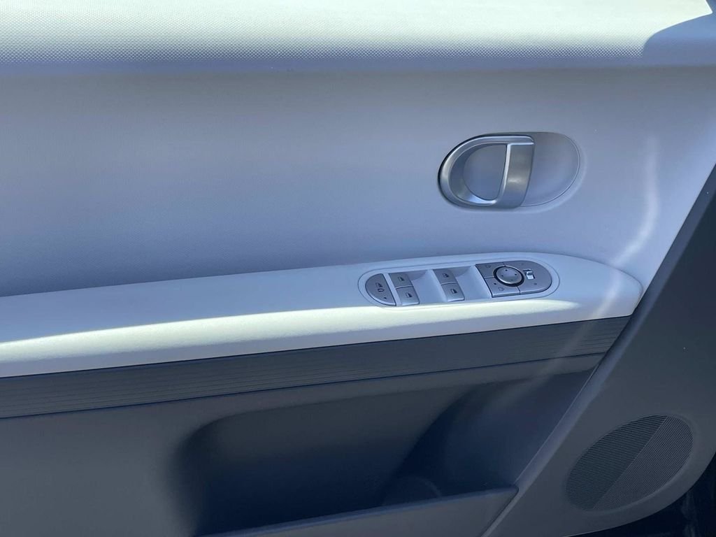 2023 Hyundai IONIQ 5 SE - Photo 21