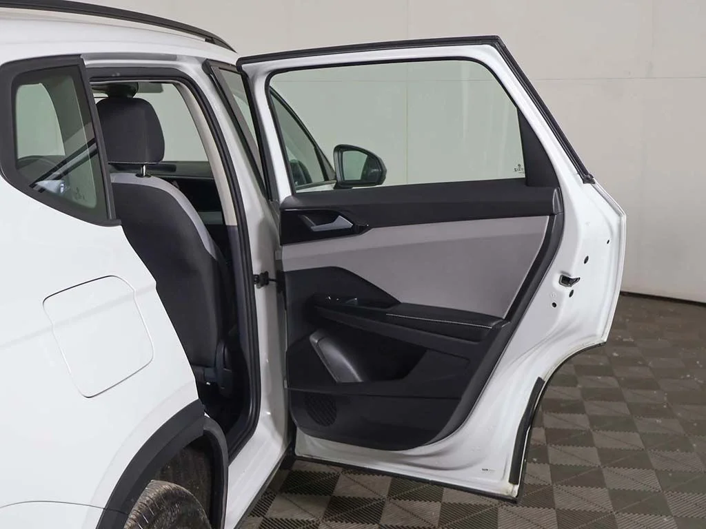 Used 2024 White Volkswagen 1.5T S image 20