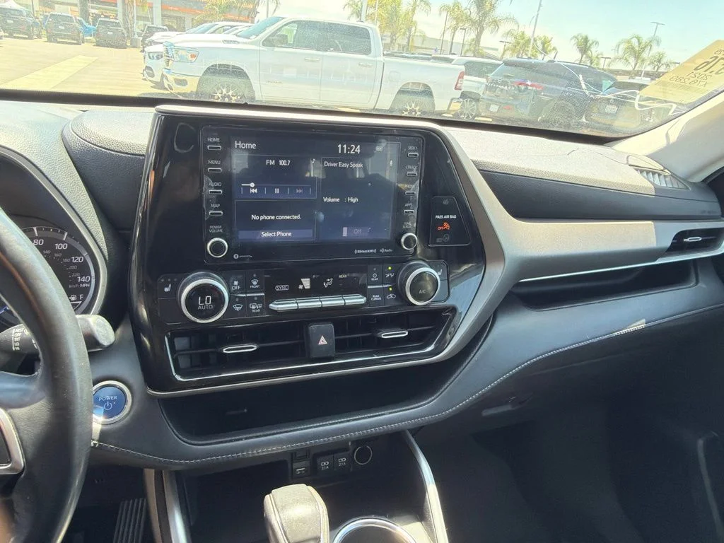 Used 2021 White Toyota XLE image 16