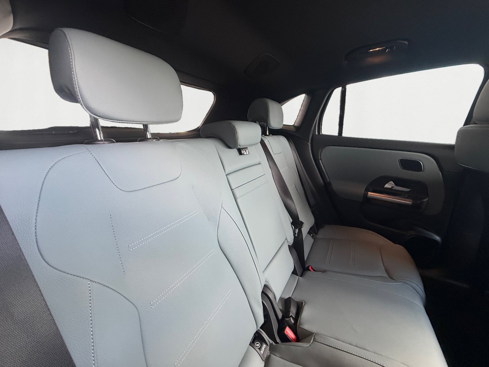 New 2026 Mountain Grey Metallic Mercedes-Benz GLA 250 image 18