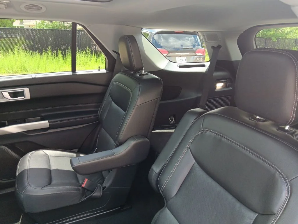 Used 2022 Iconic Silver Metallic Ford Limited image 31