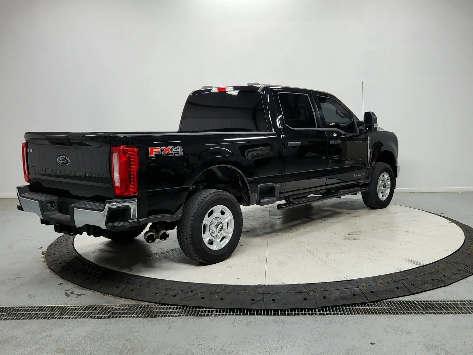 Used 2025 Black Ford XLT image 8